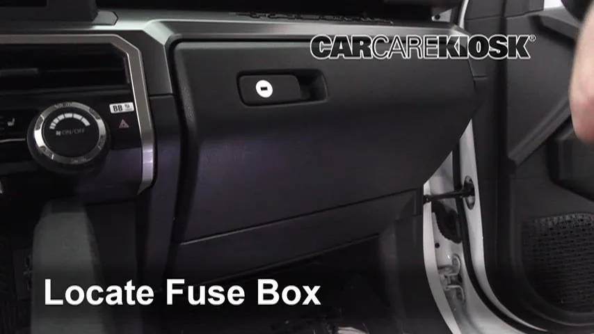 2024 Toyota Tacoma SR 2.4L 4 Cyl. Turbo Fusible (interior)